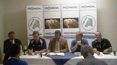 Pressekonferenz. Von links: THW-Manager Schwenker, THW-Trainer Serdarusic, Hallensprecher K�rting, Dormagens Trainer Gudmundsson, Dormagens sportlicher Leiter Derad.