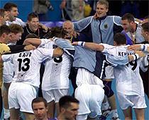 Das deutsche Team jubelt nach der tollen Leistung!