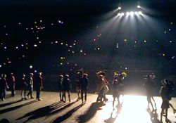 Vor dem Spiel war die Welt in der Ostseehalle noch in Ordnung...