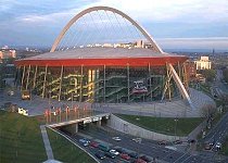 18500 Zuschauer fa�t die K�lnarena.