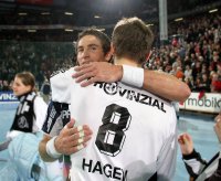 Nach dem Spiel gibt es die Umarmung: Frode Hagen und Glenn Solberg
