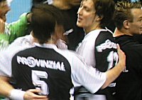 Jubel beim THW nach dem hart erk�mpften Sieg in Lemgo.