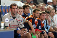 Trainer Nils Lehmann und seine Bank beim letzten Aufeinandertreffen in  der Ostseehalle.