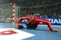 Dennis Klockmann beim Stretching