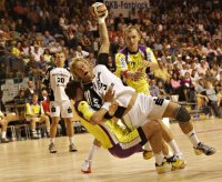 Pelle Linders wird bedr�ngt.