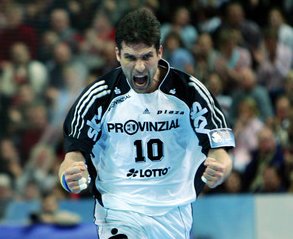 Kapit�n Stefan L�vgren erzielte f�nf Treffer.