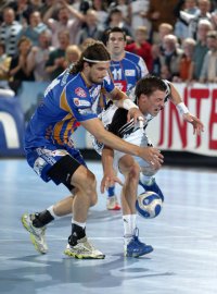 Dominik Klein  wird von Kristian Kjelling hart bedr�ngt