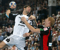 Auch Karol Bielecki konnte Nikola Karabatic (7 Tore) nicht stoppen.