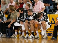 H�ngende K�pfe trotz gutem Start: Die Auswechselbank des THW Kiel