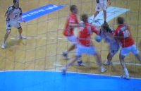 Marcus Ahlm (vier Tore) wirbelt am Kreis.