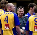 Auszeit. Links Henrik Lundstr�m.