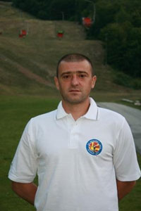 Rechtsau�en Aleksandar Jovic.