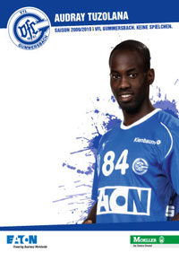 Das franz�sische Sprungwunder auf Linksau�en: Audray Tuzolana.