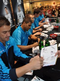 Gefragt: Die Unterschriften von Momir Ilic, Daniel Narcisse, Christian Zeitz, Kim Andersson und Filip Jicha.