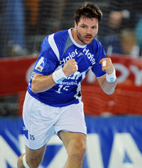 Linksh�nder Moritz Sch�psmeier war mit drei Treffern zusammen mit Maximilian Holst bester Gro�wallst�dter Feldtorsch�tze.