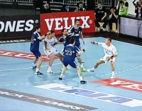 Christian Zeitz sicherte seiner Mannschaft in der Schlussphase das Remis.