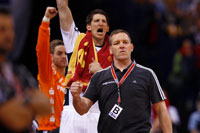 Auch auf der Kieler Bank wurde st�ndig mitgefiebert.