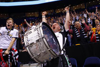 Mathias Kraatz und der Kieler Fanblock.