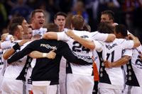 Die Null steht weiter, der THW feiert nach Spielende.