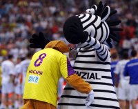 Hein Daddel tr�stete Fuchsi, das Berliner Maskottchen.