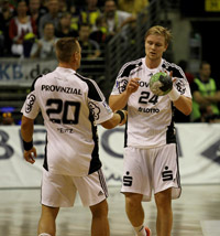 Die Protagonisten im Kieler Angriffsspiel: Christian Zeitz und Aron Palmarsson.