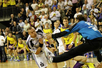 Christian Zeitz markiert den letzten Kieler Treffer.