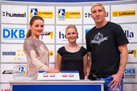 Losfee Ina Menzer (links) bescherte dem THW die Revanche gegen die MT Melsungen.