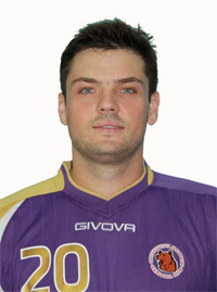 Waffe am Kreis: Mikhail Chipurin.