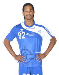 Linksau�en Raul Santos erzielte bereits 28/5 Saisontreffer.