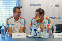 Filip Jicha und  Alfred Gislason im lockeren Gespr�ch.