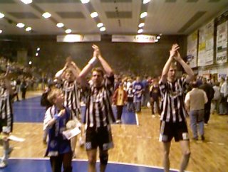 [Bild: Der THW bedankt sich bei seinen Fans]