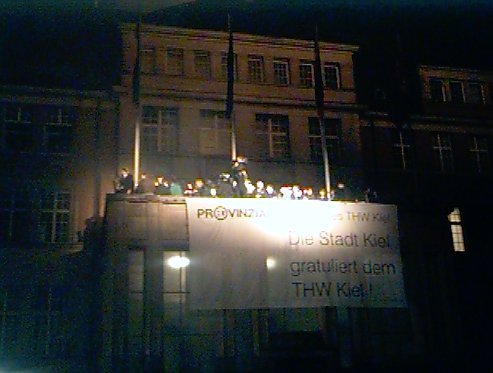[Bild: Die Mannschaft auf dem Rathausbalkon]