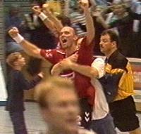 [Bild: die Schwartauer jubeln nach dem verdienten Sieg]