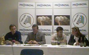 [Bild: Pressekonferenz]