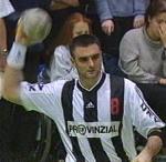 Nenad Perunicic trotz Verletzung im Einsatz