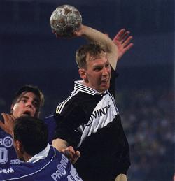 Henning Siemens in action.