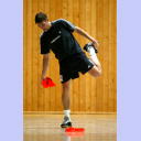 Trainingslager 2005: THW-Kapit�n Stefan L�vgren bei einer Dehnungs�bung.