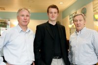 THW-Manager Uwe Schwenker, Daniel Wessig und THW-Trainer Noka Serdarusic.