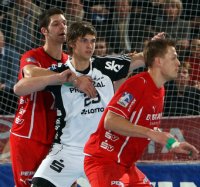 Hendrik Pekeler in action.