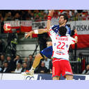 EM 2010: POL-FRA: Marcin Lijewski und Nikola Karabatic.