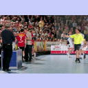 Das f�llige Rot f�r Mark Schmetz nach seiner dritten Zeitstrafe.