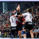 Wislander und Olsson stoppen Masip.