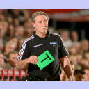 Noka Serdarusic mit der Timeout-Karte.