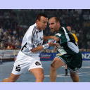 Zeitz wird von Tabacko attackiert.