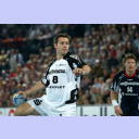 Frode Hagen beim Strafwurf. Im Hintergrund Jonny Jensen.