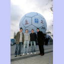 WM-Roadshow 2006: Fritz, Zeitz, Klein und Brand vor dem Air-Dome.