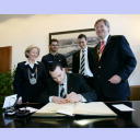 WM 2007: Empfang im Kieler Rathaus: Eintrag ins goldene Buch.