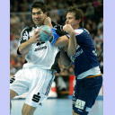Wolfgang Strobel attacks Nikola Karabatic.