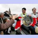 Autokorso zum Rathaus.