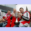 Autokorso zum Rathaus.